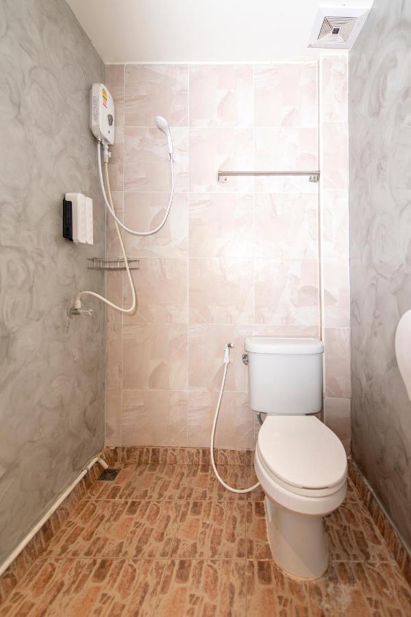 Отель Oyo 328 Onion House Ката-Бич Экстерьер фото